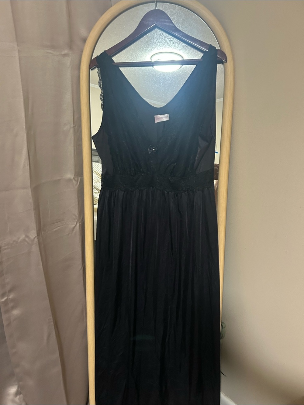Black Sleeveless Long Robe with Lace Waist Detailing